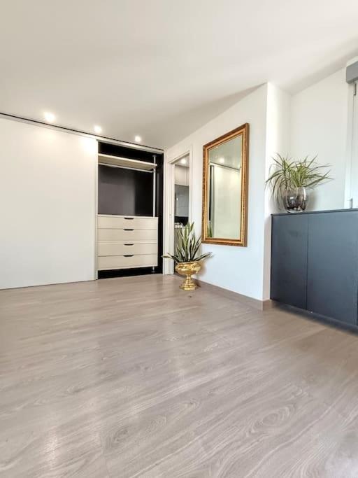 Spacious Studio By The University 圣维森特德尔拉斯佩奇 外观 照片